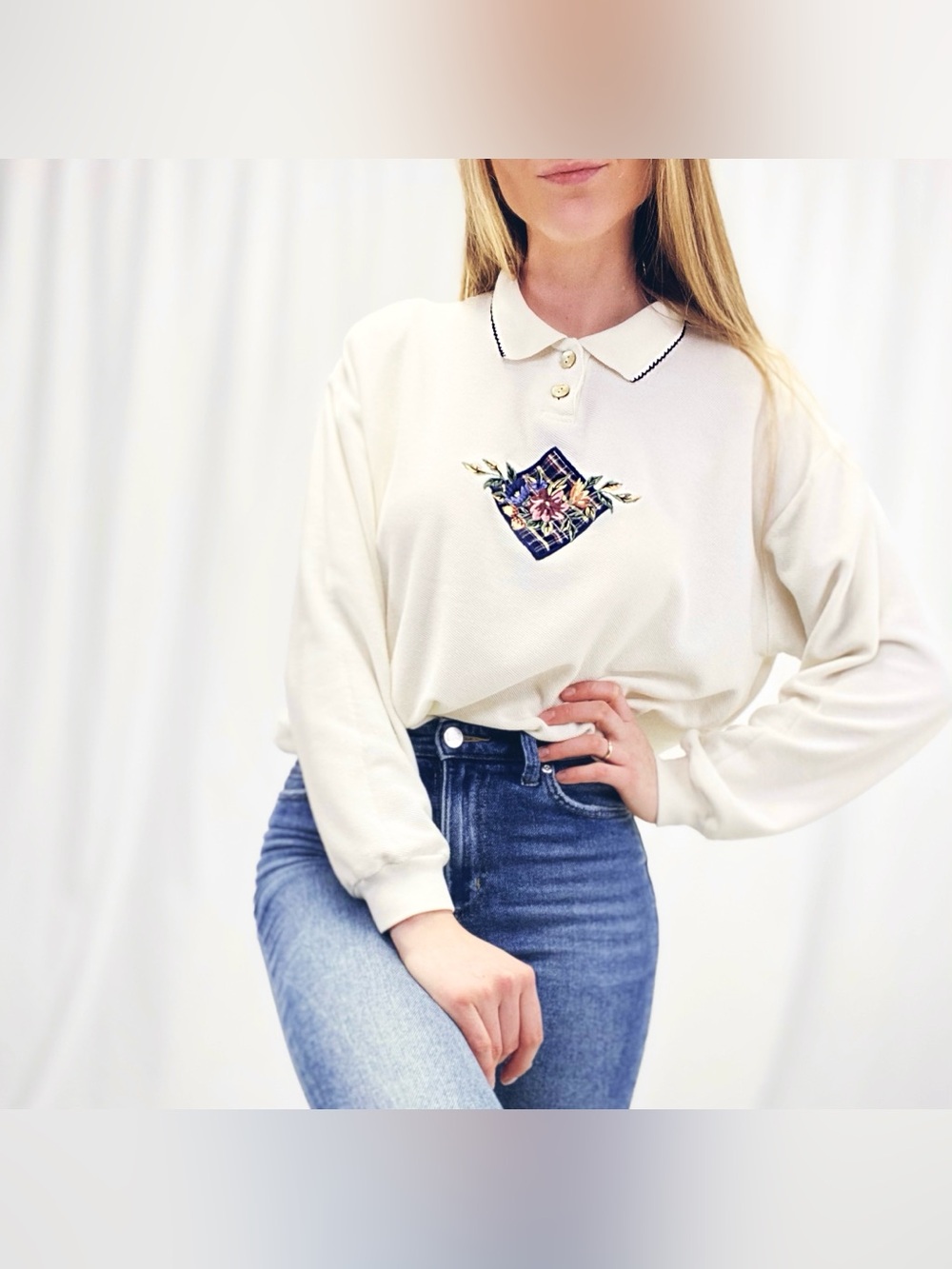 VINTAGE | 1980’s Jantzen Classics Embroidered Collared Long Drop Sleeve Sweater